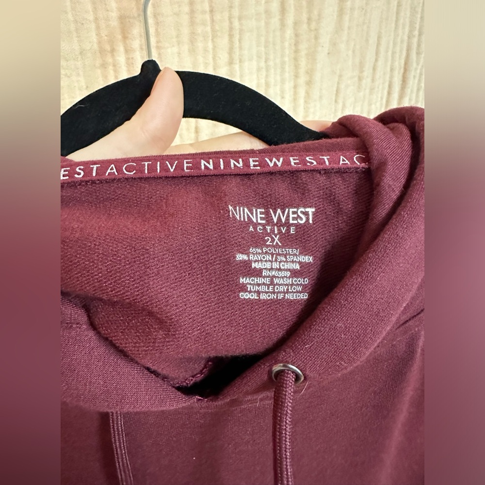 Red Nine West Active sweatshirt with hood - Picture 4 of 6